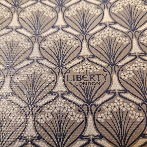 Liberty London Iphis Marlborough large gray/purple bag --omg that violet lining! - Picture 1 of 12